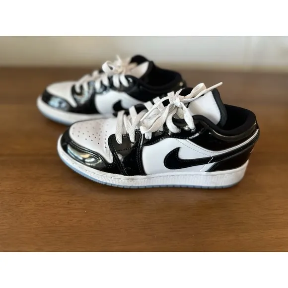 Air Jordan Big Kids' 1 Low shoes Size Boys 3.5 EUC