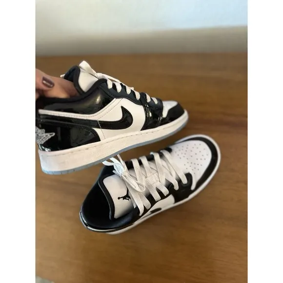 Air Jordan Big Kids' 1 Low shoes Size Boys 3.5 EUC