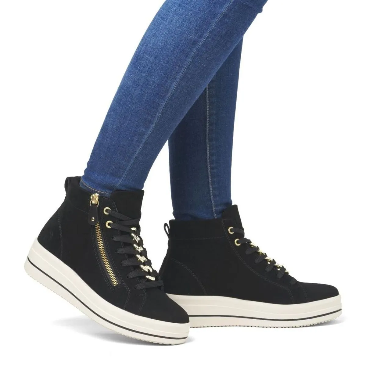 D1C70 Suede Sneaker Boot