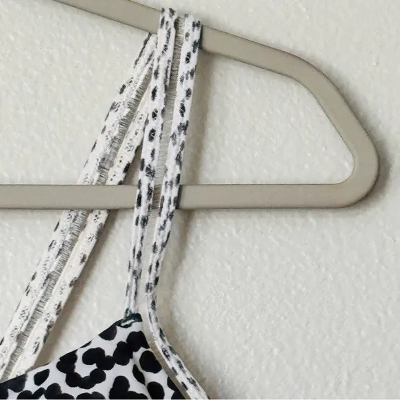 Lululemon 2 Straight Up Sports Bra Ace Spot Dottie Dash White Black Dots Size 8