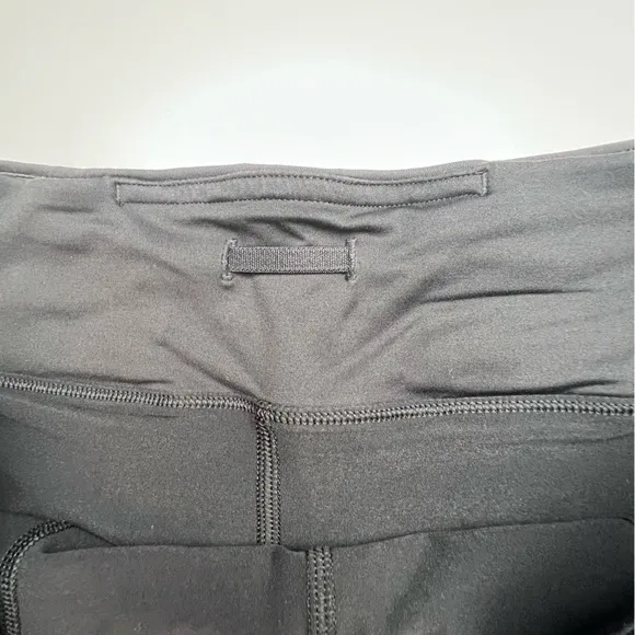 Lululemon Circuit Breaker Skirt in Arctic Grey Black Mini Tennis Skirt Size 6