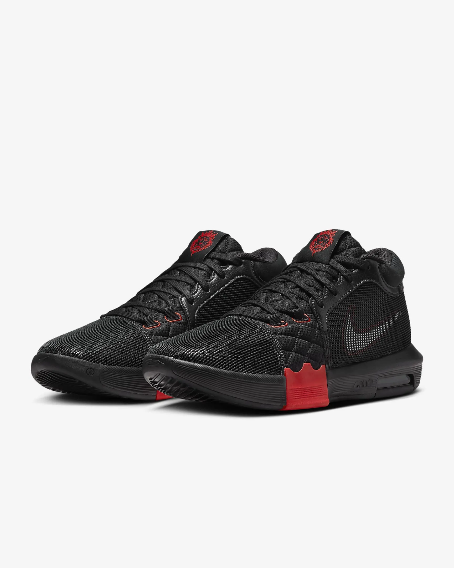 Men's LeBron Witness 8 Basketball Shoes