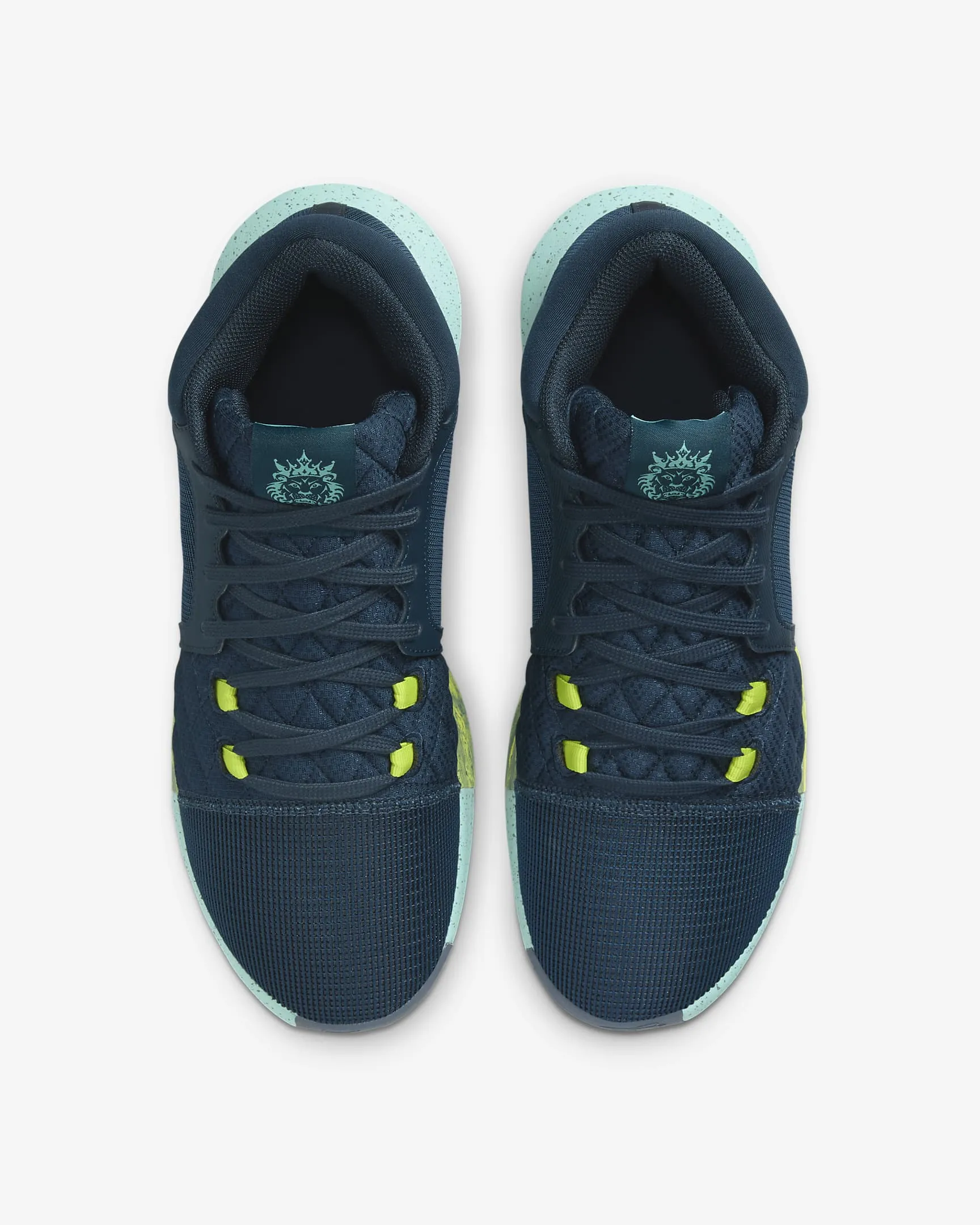 Men's LeBron Witness 8 Basketball Shoes