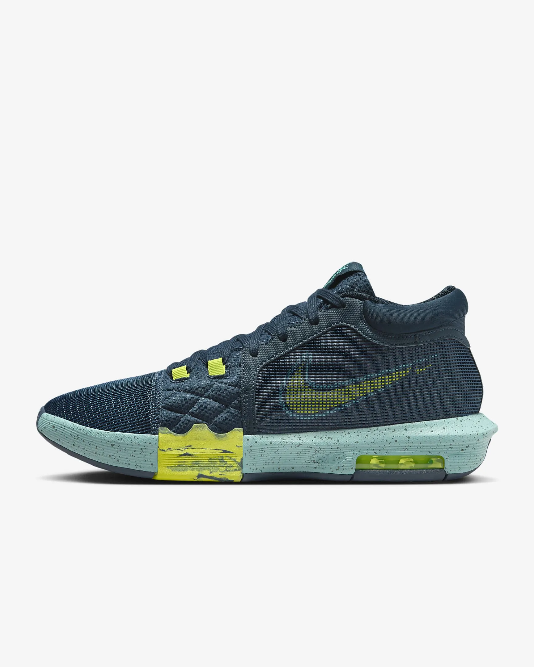 Men's LeBron Witness 8 Basketball Shoes