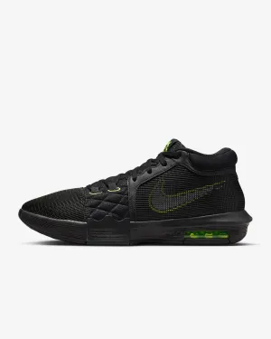 Men's LeBron Witness 8 Basketball Shoes