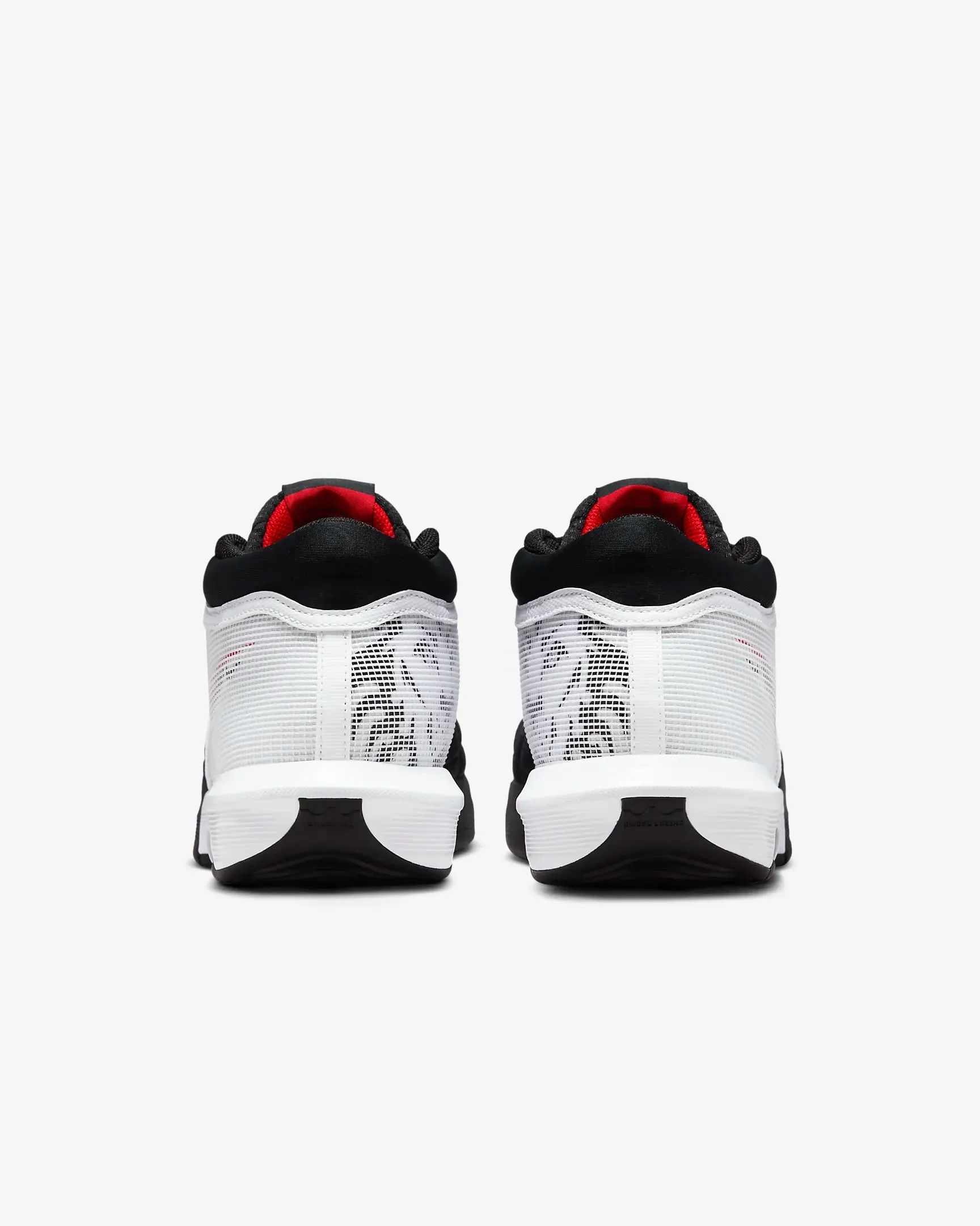 Men's LeBron Witness 8 Basketball Shoes