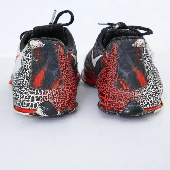Nike KD 8 Christmas boy’s low top sneaker split design red &amp; black graphic 7Y