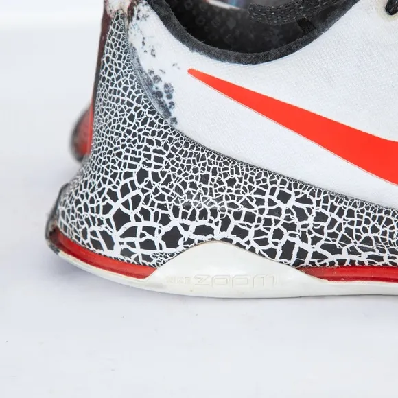 Nike KD 8 Christmas boy’s low top sneaker split design red &amp; black graphic 7Y