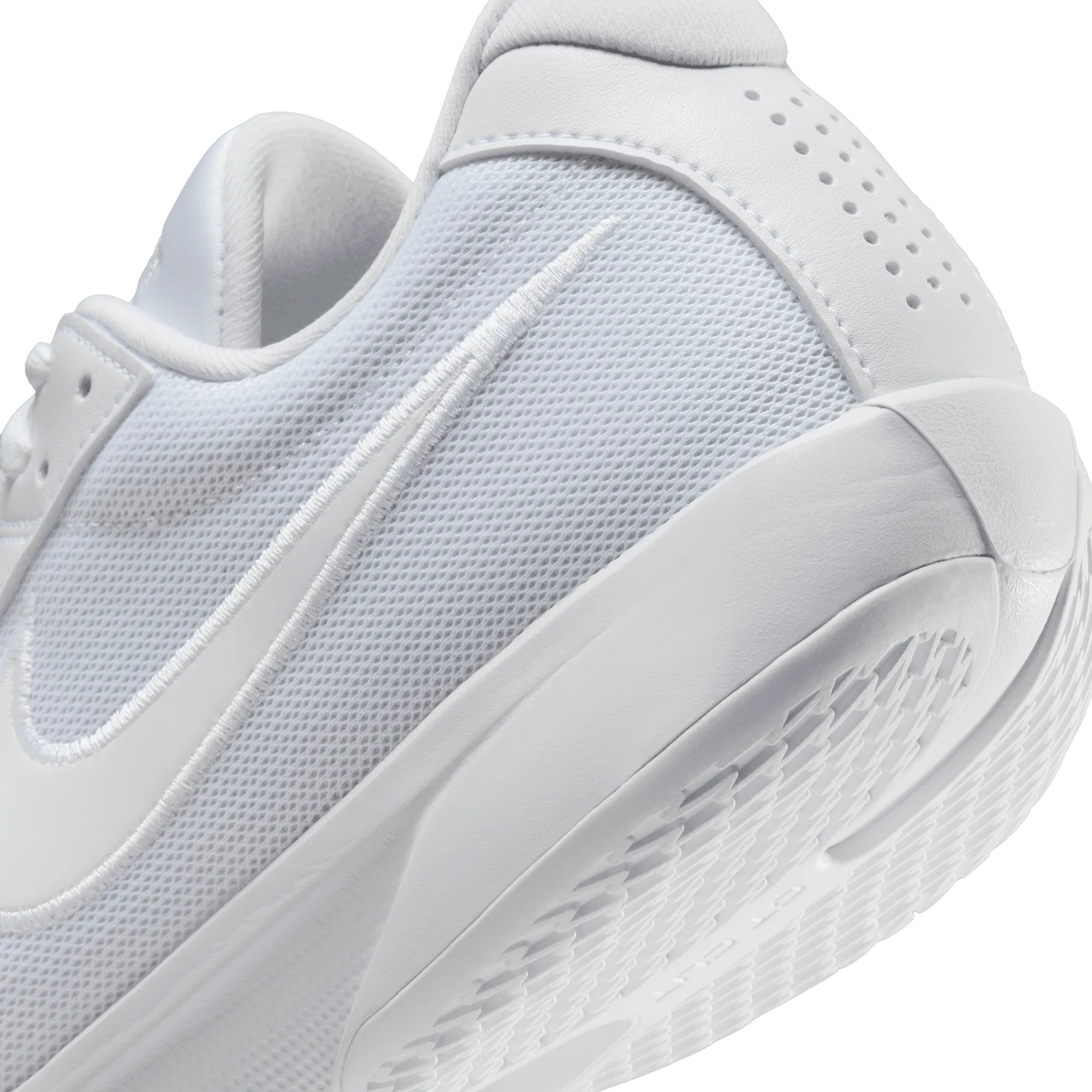 Nike Men's G.T. Cut Academy EP Basketball Shoes