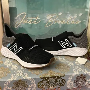 💙NWT NEW BALANCE SNEAKERS💙