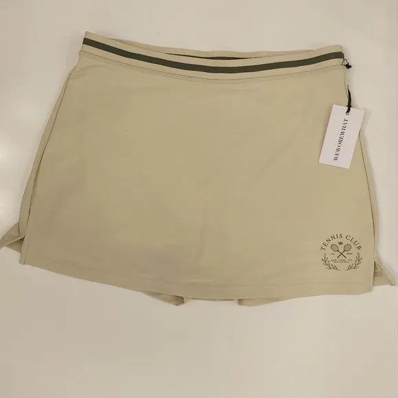 NWT WEWOREWHAT Tennis Club Mini Skort (Size Large)