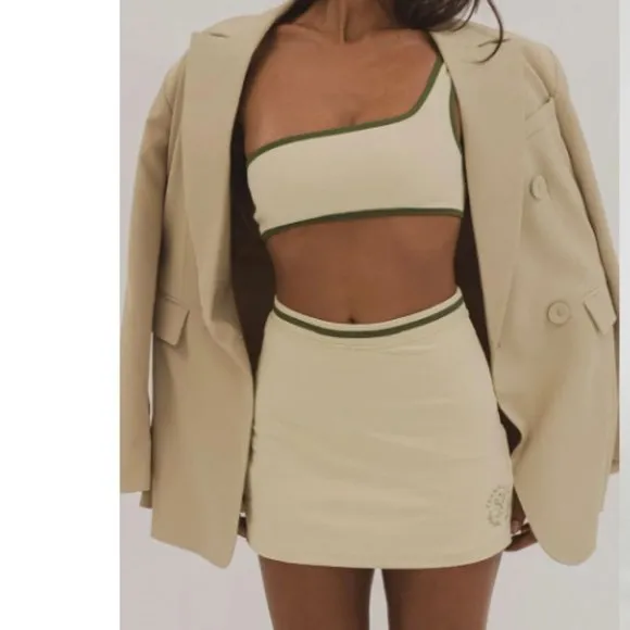 NWT WEWOREWHAT Tennis Club Mini Skort (Size Large)