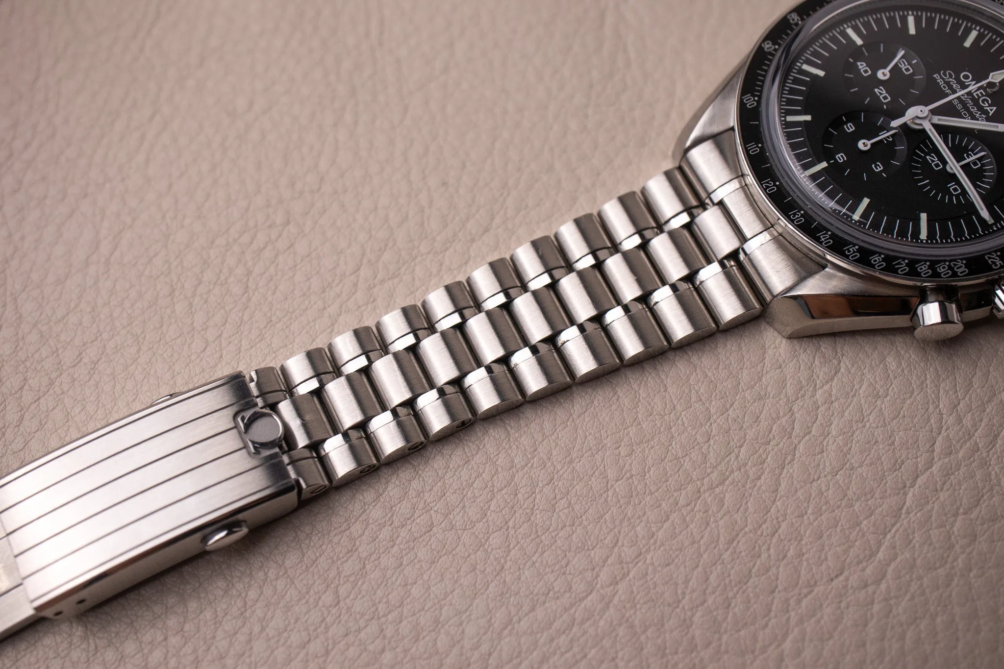 Omega Speedmaster Sapphire Sandwich 310.30.42.50.01.002