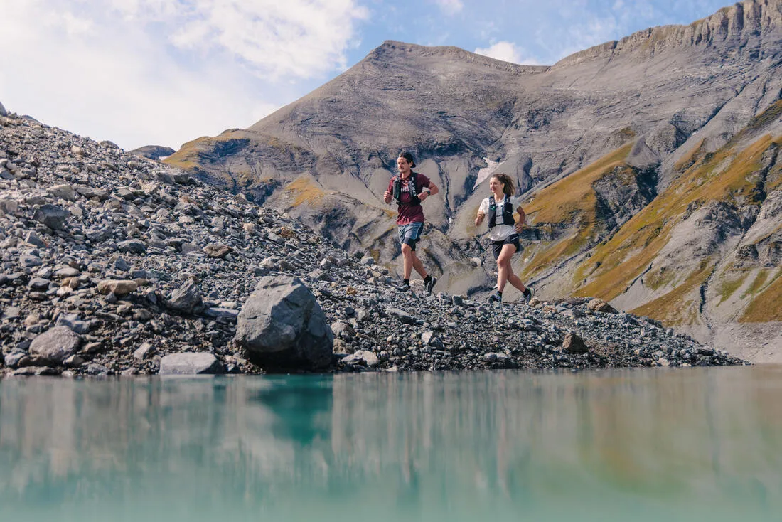 Short 2en1 de running trail longue distance homme - kiprun run ultra 900 gris