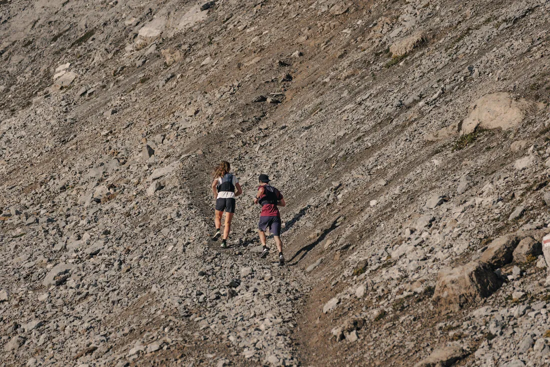Short 2en1 de running trail longue distance homme - kiprun run ultra 900 gris