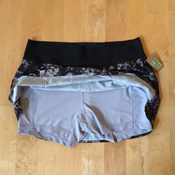 TITLE NINE | Bonded Ultralight Running Skort 13.5&quot;- Napili Print