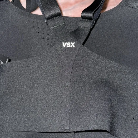 VSXFeatherweight Max™ Front-Close Sports Bra